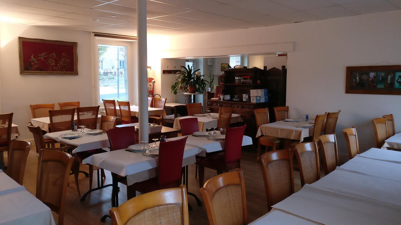 Hotel Le Chatiague Tence Bagian luar foto