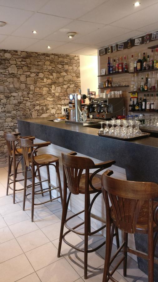 Hotel Le Chatiague Tence Bagian luar foto