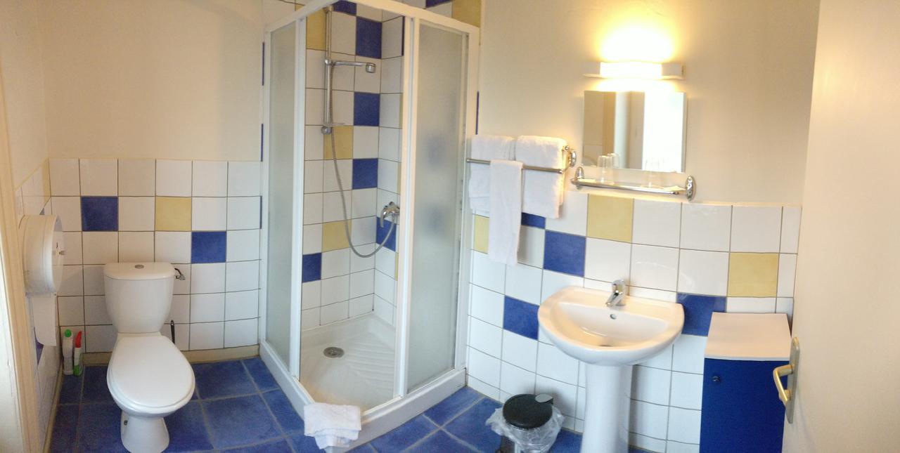 Hotel Le Chatiague Tence Bagian luar foto